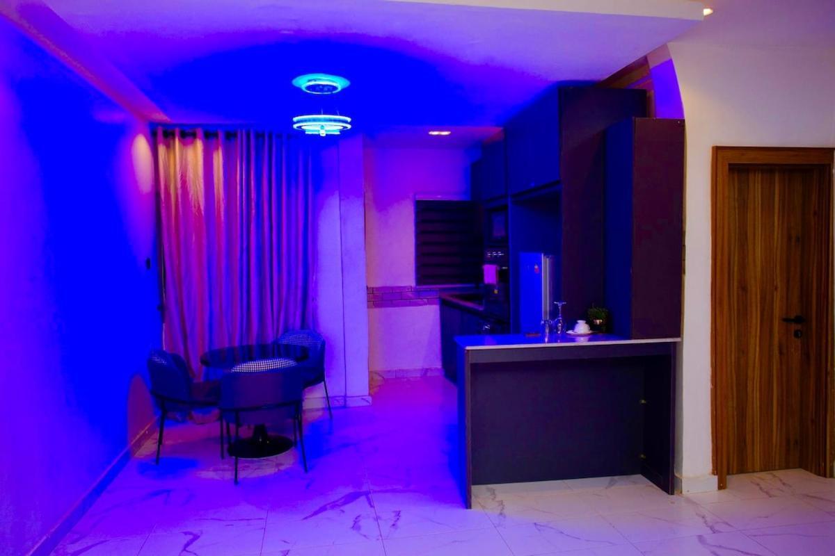Royal Tender Service Apartments Benin City Exterior photo