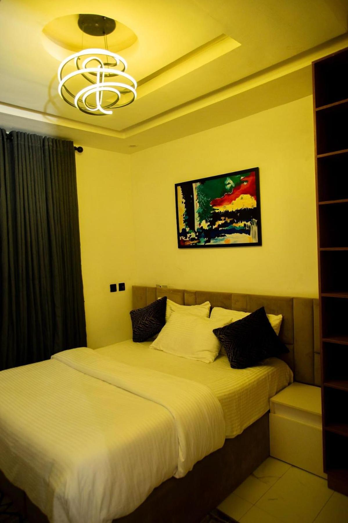 Royal Tender Service Apartments Benin City Exterior photo