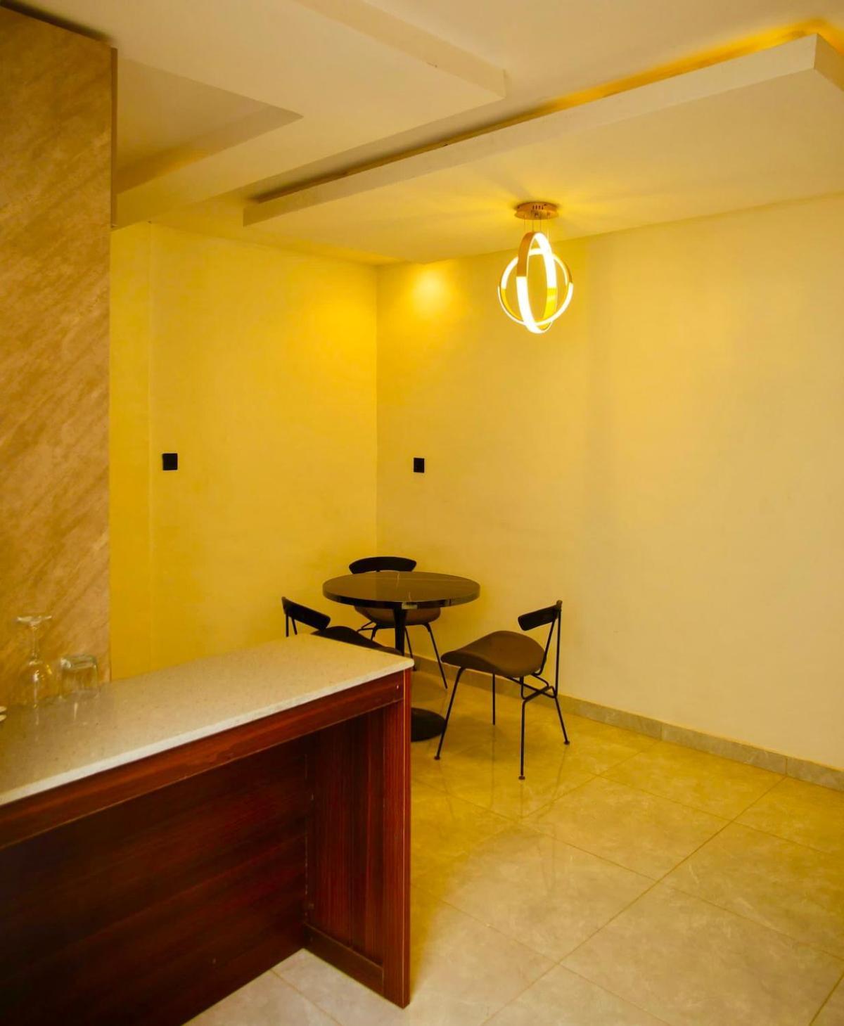 Royal Tender Service Apartments Benin City Exterior photo