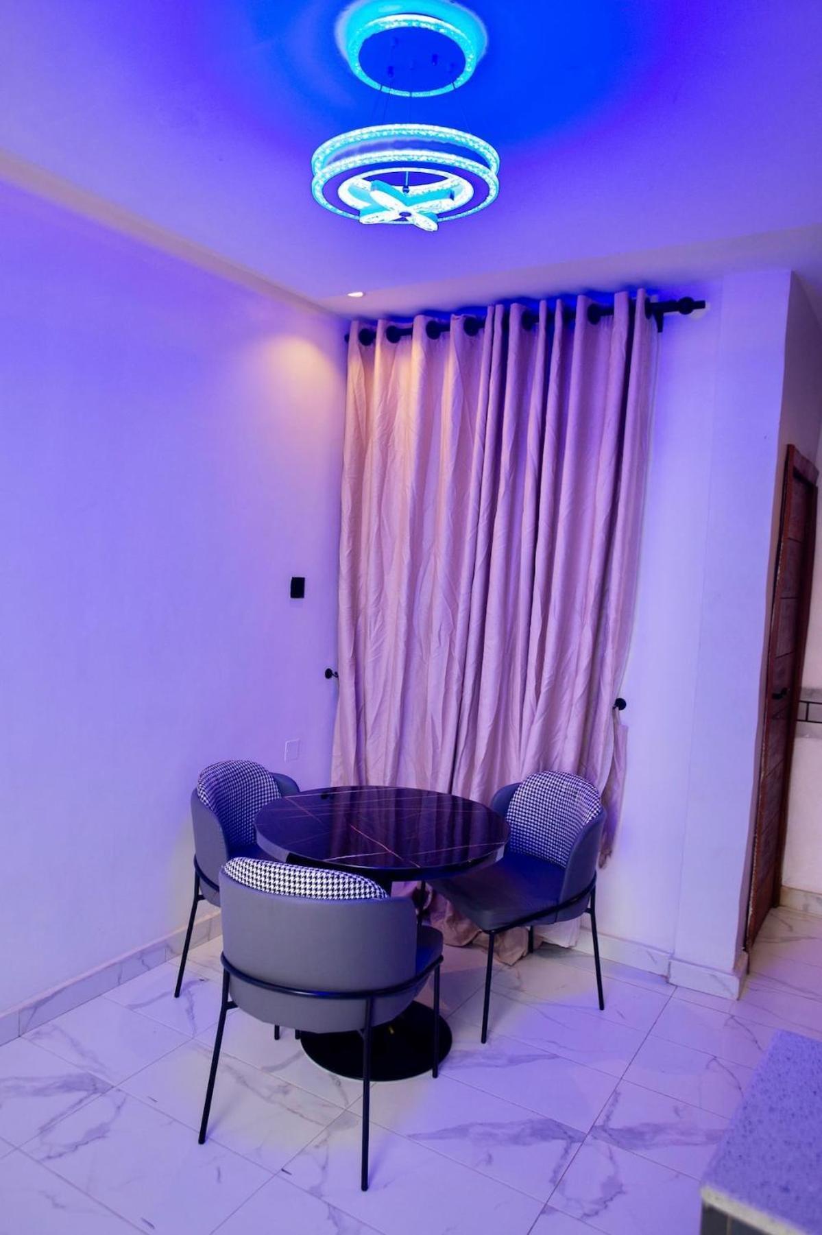Royal Tender Service Apartments Benin City Exterior photo