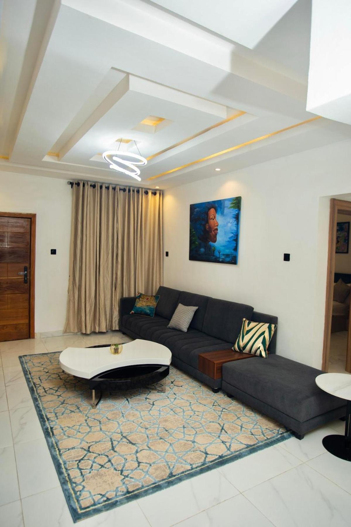 Royal Tender Service Apartments Benin City Exterior photo