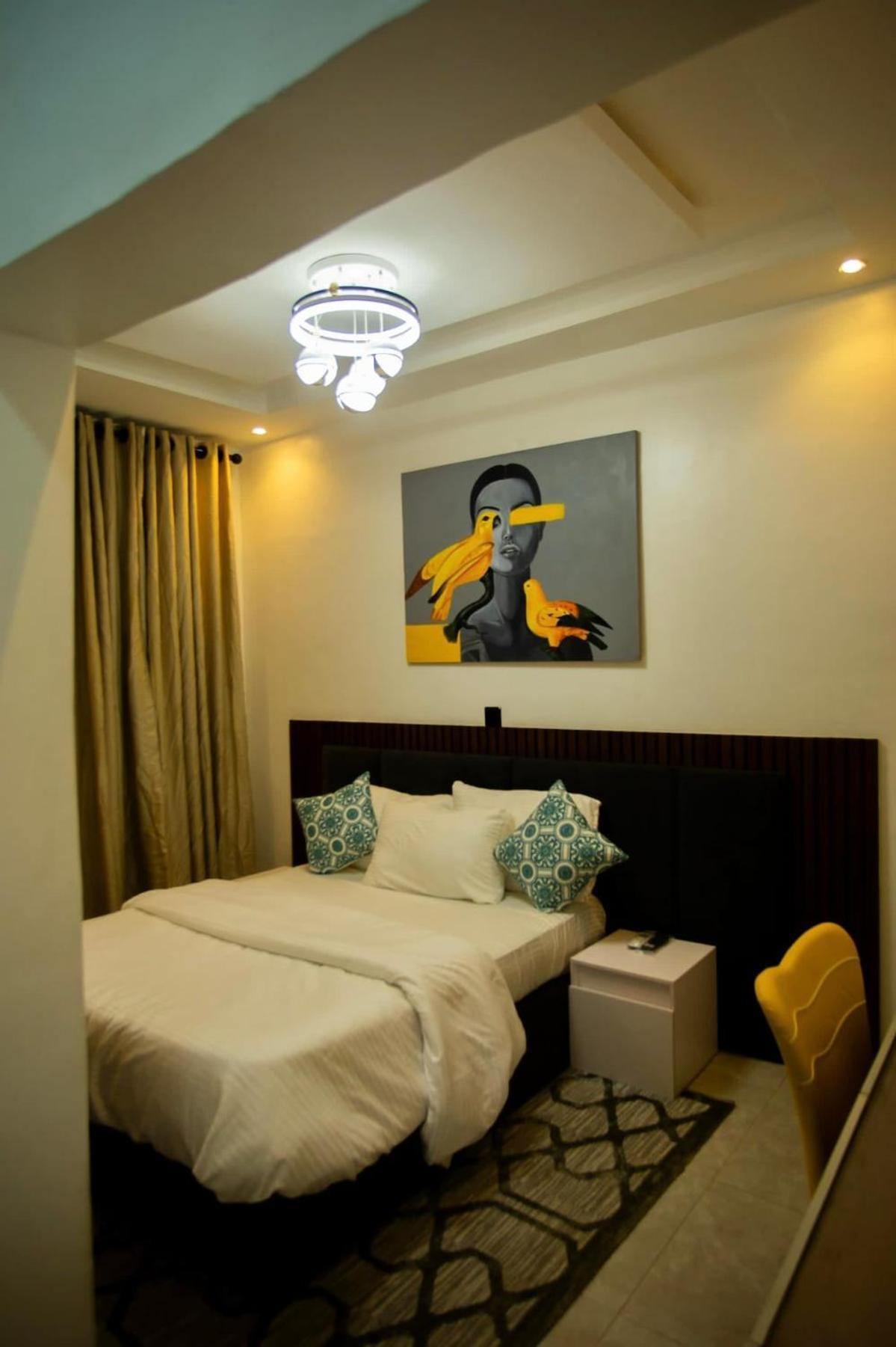 Royal Tender Service Apartments Benin City Exterior photo