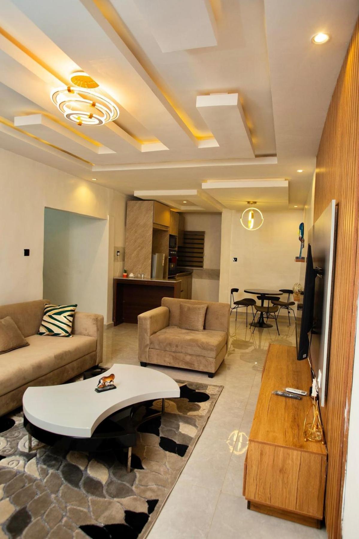 Royal Tender Service Apartments Benin City Exterior photo