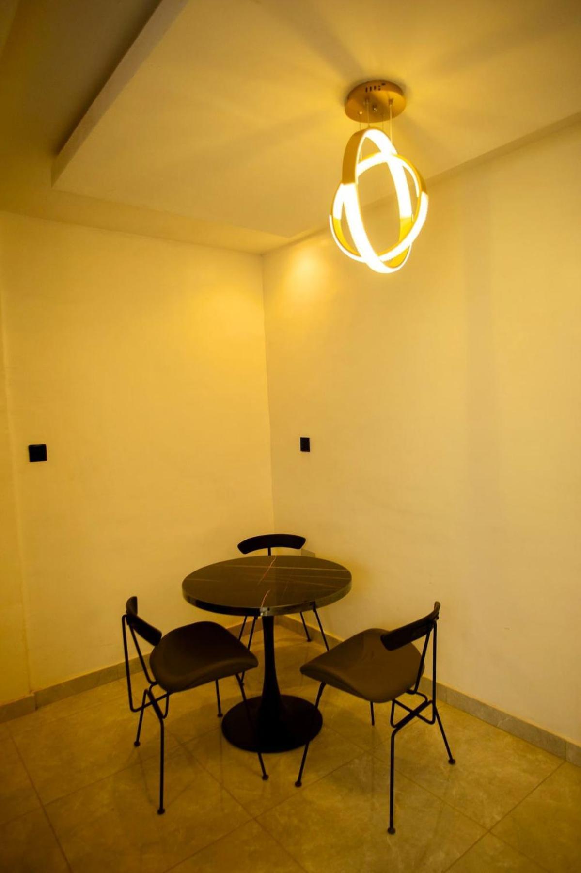 Royal Tender Service Apartments Benin City Exterior photo